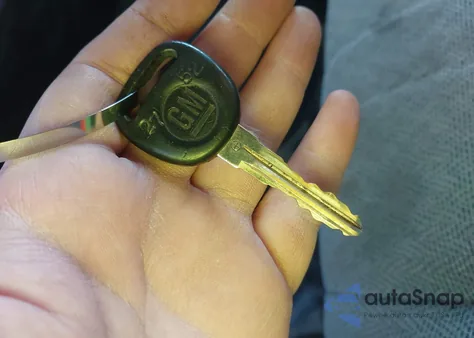 2011 Chevrolet Express 2500 Work Van z USA, uszkodzony, nr VIN 1GCWGFCB4B1124016